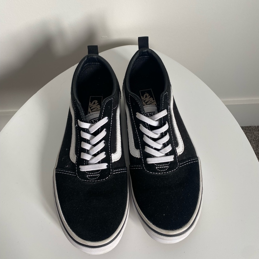 Vans Old Skool Shoes - Black & White - Youth Size 6 - Picture 3 of 5